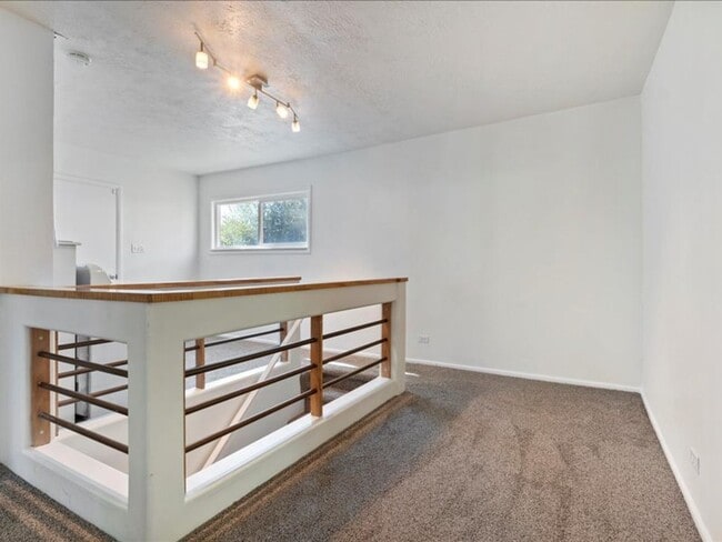 Building Photo - 815 S 700 E