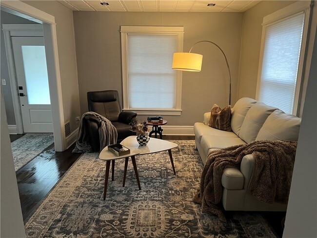 Building Photo - 36 Lansdale St