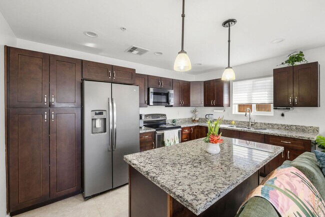 Building Photo - 8259 E Mulberry Ln