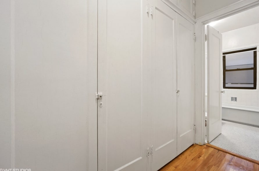 Building Photo - 1312 Oak Ave