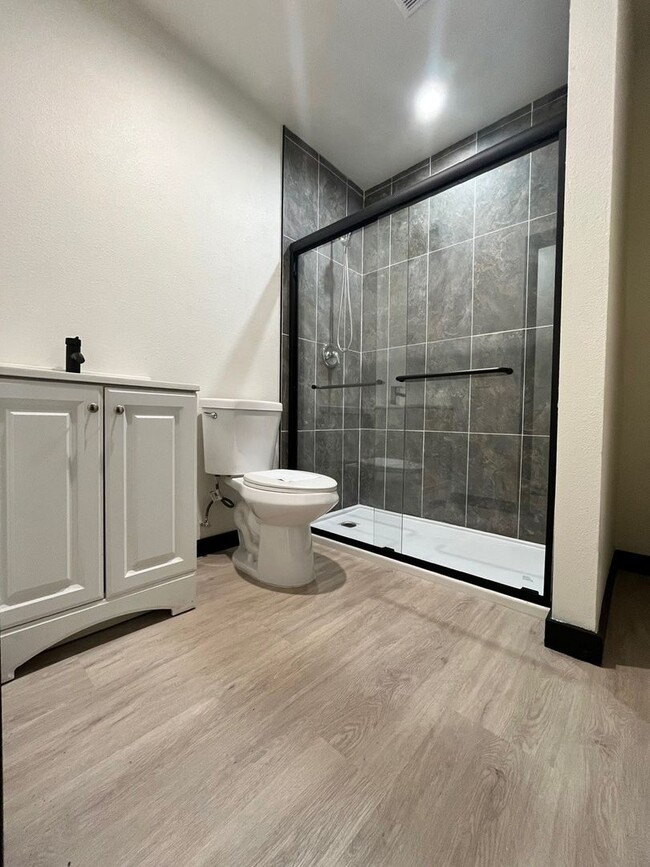 Building Photo - Beatiful and spacious Rental in Montebello for Lease