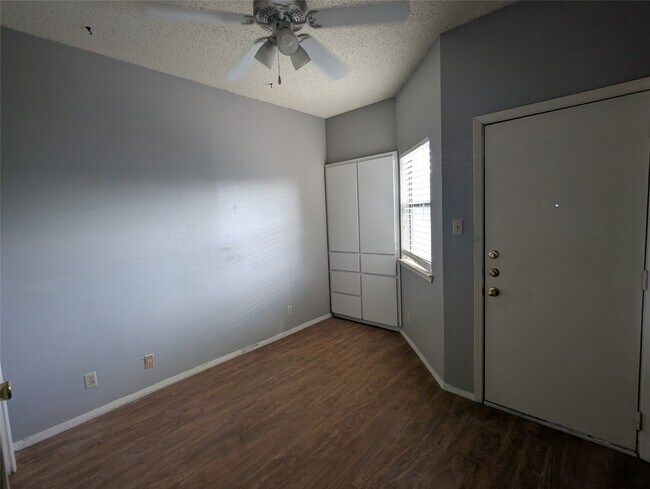 Building Photo - 3316 Guadalupe St