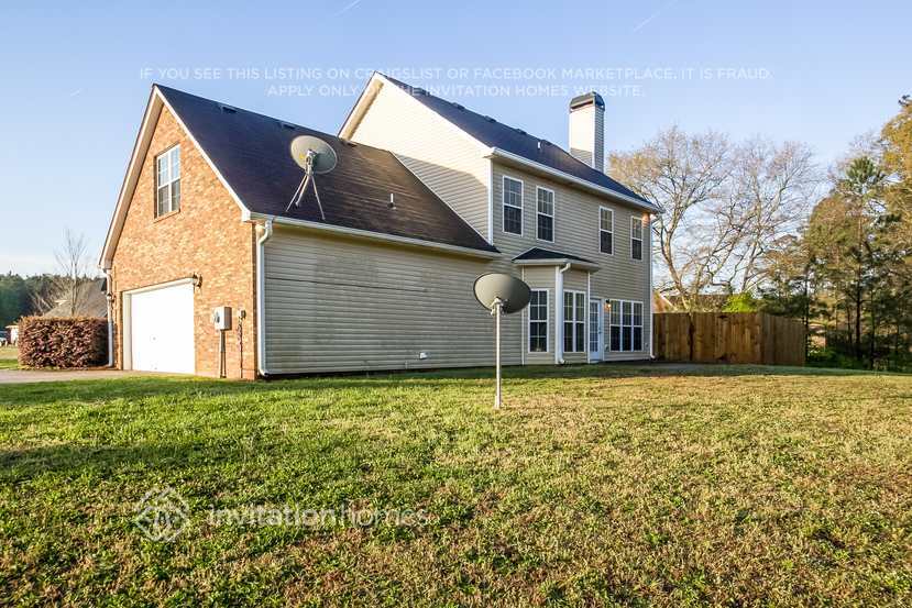 Building Photo - 225 Hedgewood Dr