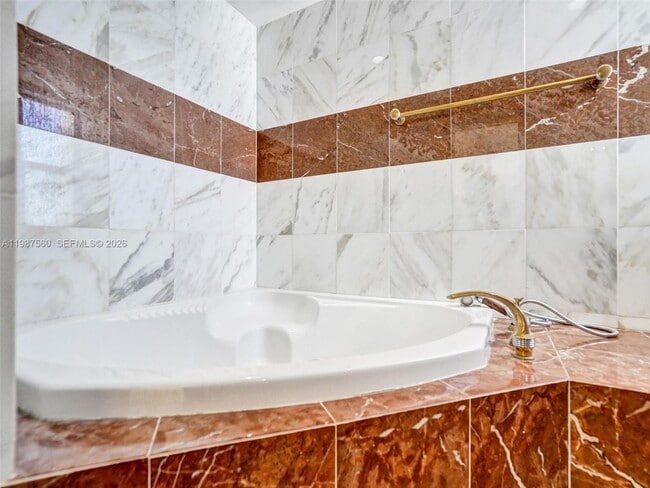 Building Photo - 1400 S Ocean Dr