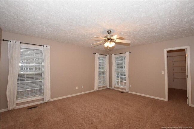 Building Photo - 521 Richmond Park Dr