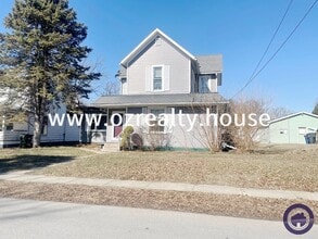 Building Photo - 215 E Reed Ave