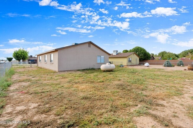 Building Photo - 24351 N Diamond Head Ave