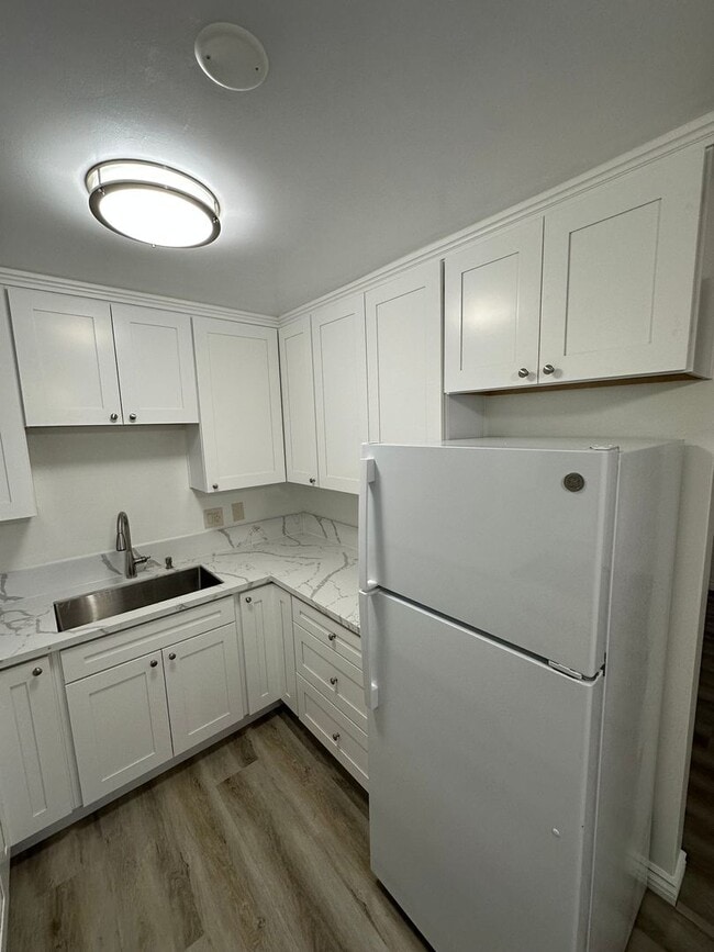 Building Photo - 3348 32nd St