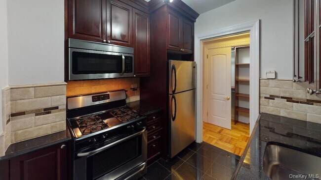 Building Photo - 69-45 108th St