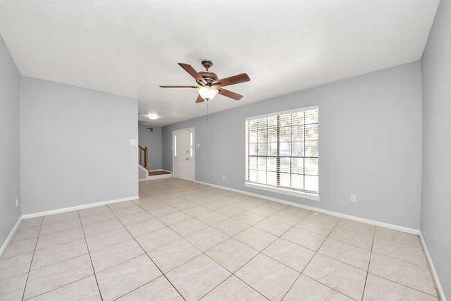 Building Photo - 16006 Autumn Falls Ln