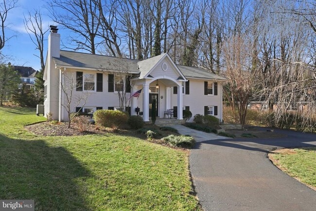 Building Photo - 7001 Arbor Ln