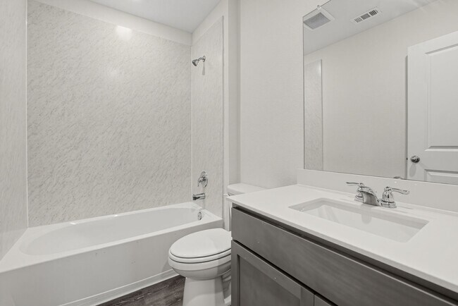 Building Photo - 116 Sir Barton Ln