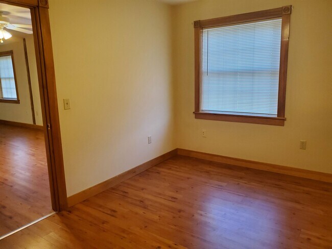 Building Photo - 9 Roberts Rd