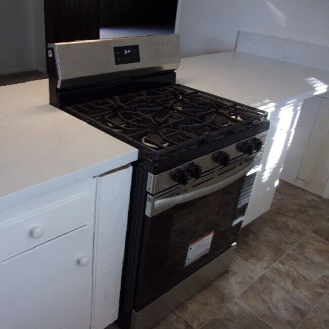 Building Photo - Spacious Private Home with Pool on Nearly Half an Acre