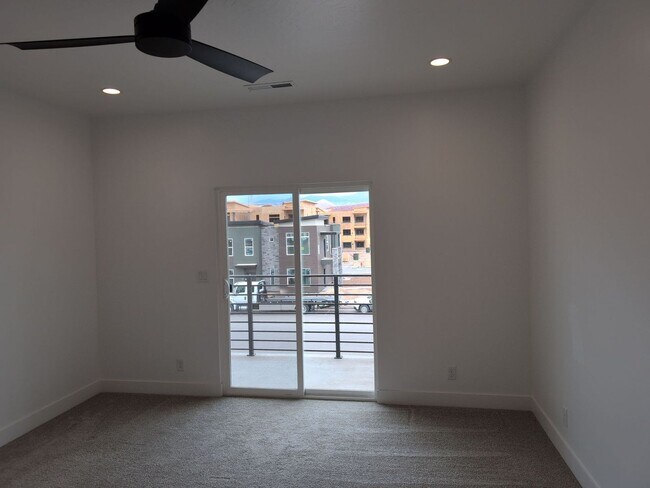 Building Photo - Modern Comfort in a Beautiful 3-Bedroom Home