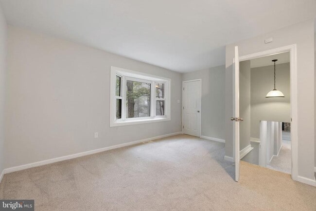 Building Photo - 247 Marsden Hts Rd