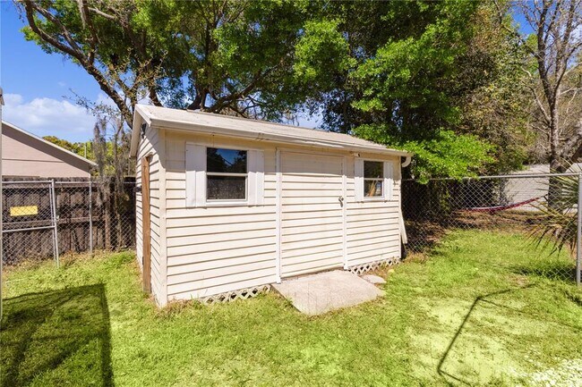 Building Photo - 40045 Palm St