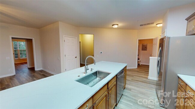 Building Photo - 14648 Via Sorrento Dr