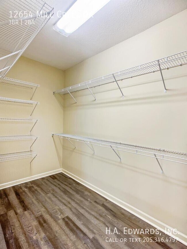 Building Photo - 12654 Mill Creek Dr