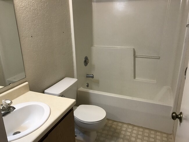 Building Photo - Pet Friendly! Two Bedroom Grant Creek Cond...