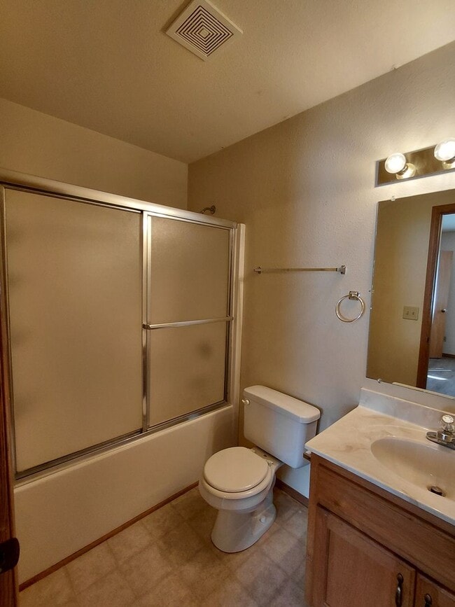 Building Photo - 24950 Scenic Dr