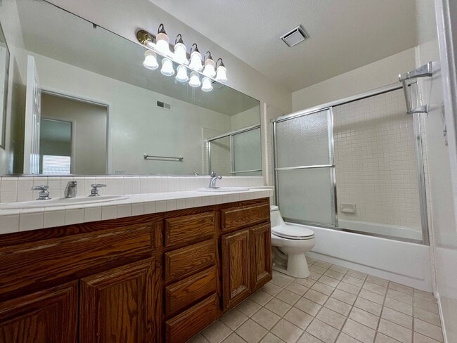 Building Photo - Beautiful 4 Bedroom Single Family Home with Pool and Pool Service Included for Lease in Rancho Cu...