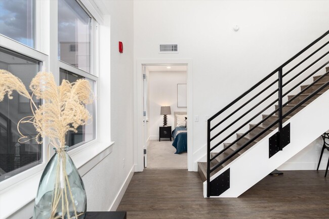 Building Photo - Beautiful West Wash Park home available NOW!