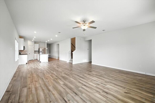 Building Photo - 104 Capella Wy