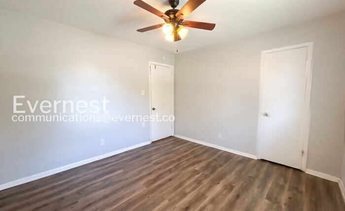 Building Photo - 404 Dabney Dr