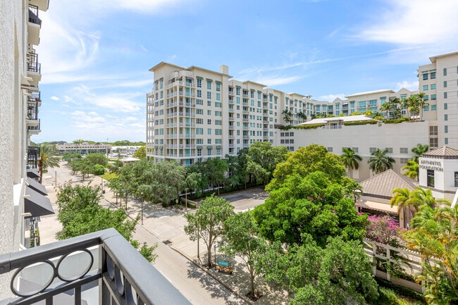 Building Photo - 600 S Dixie Hwy