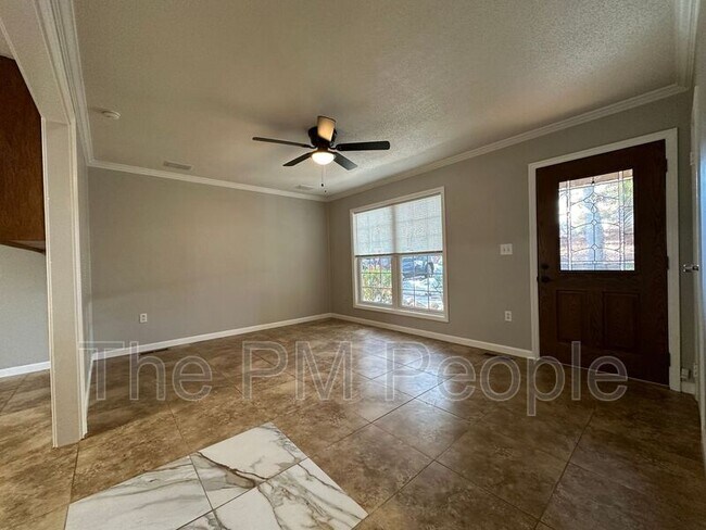 Building Photo - 50 Greenland Dr