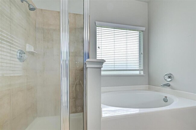 Building Photo - 11310 English Rose Trail