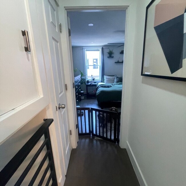 Building Photo - Unique&Updated Point Breeze Row home with ...