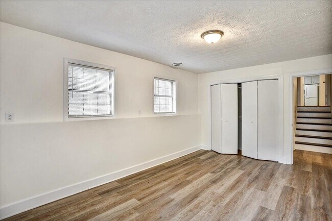 Building Photo - 1812 Wiggins Cir SW