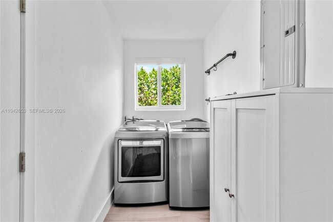 Building Photo - 3855 SW 1st St