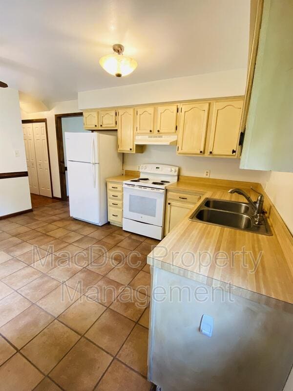 Building Photo - 10717 S Jamie Pl