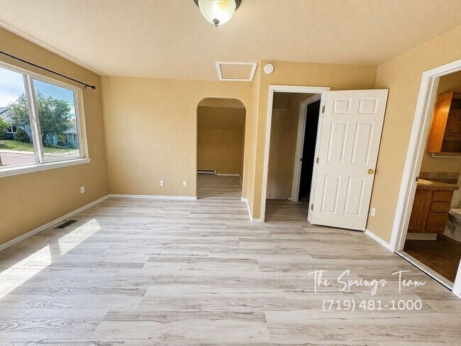 Building Photo - 5232 Solar Ridge Dr