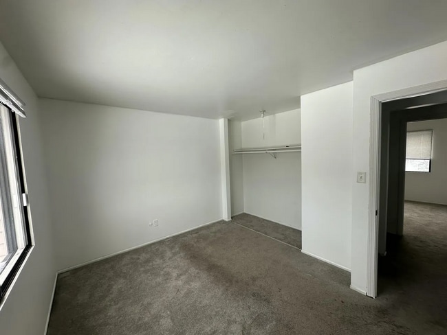 Building Photo - 6050 Delaware Dr