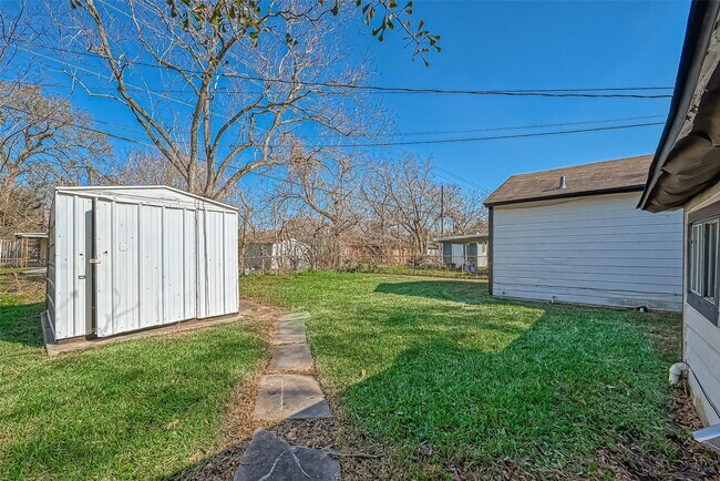 Building Photo - 4905 Brinkley St