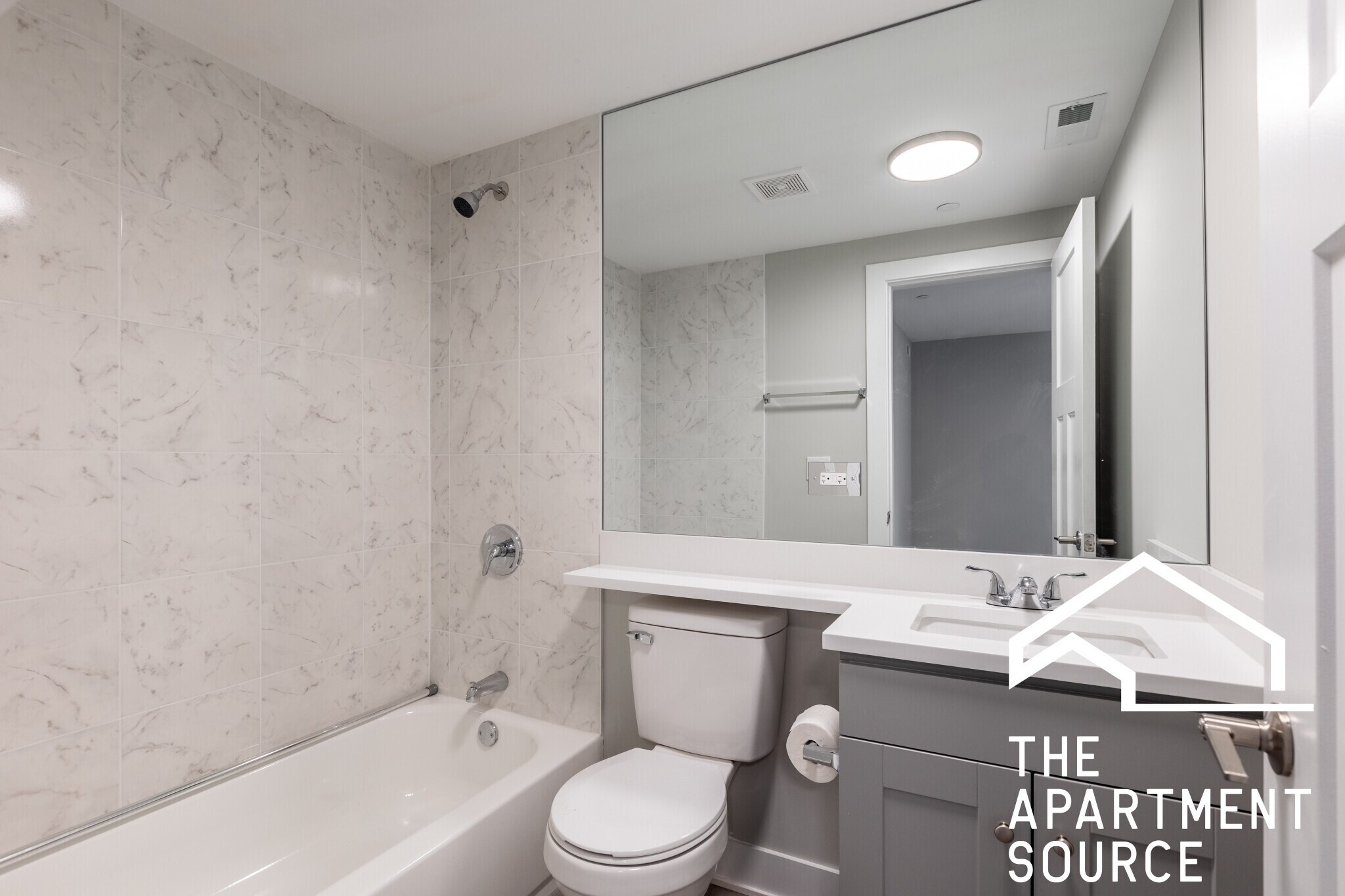 Building Photo - 1135 Oak Ave