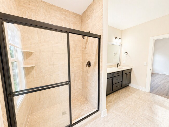 Building Photo - Lovely Weaverville Rental w/ bonus space