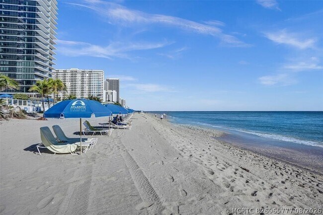 Building Photo - 2030 S Ocean Dr