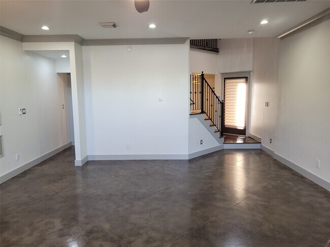 Building Photo - 4914 Rose St