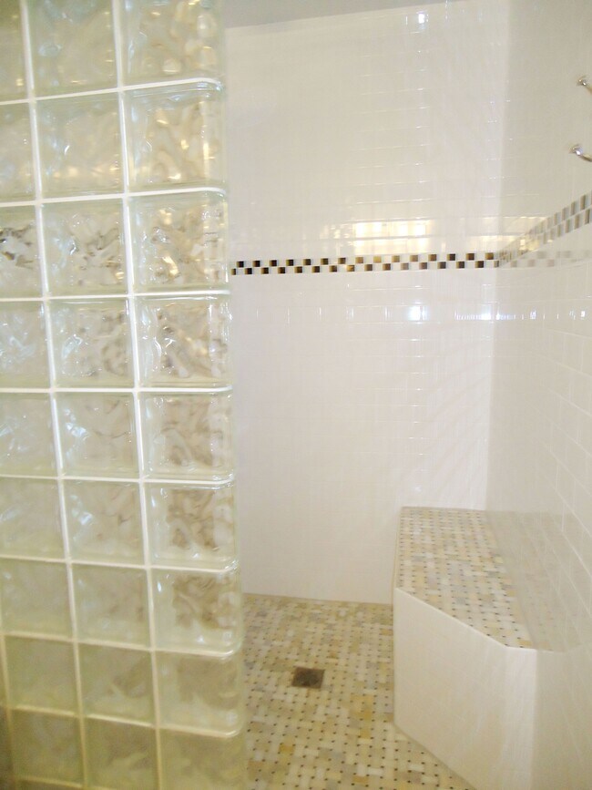 Building Photo - 4333 Beard Ave S