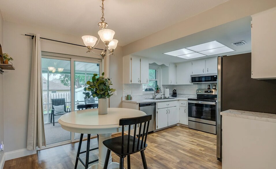 Building Photo - 1036 Tompkins Dr