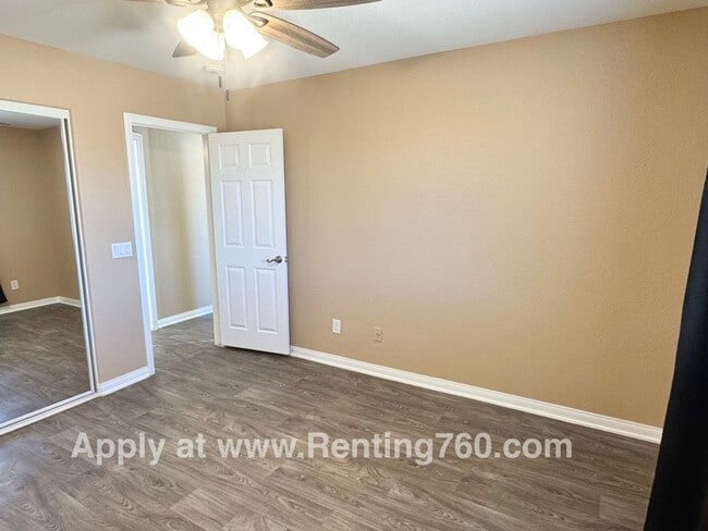 Building Photo - Cozy 3 Bed 2 Bath Home Near Base!