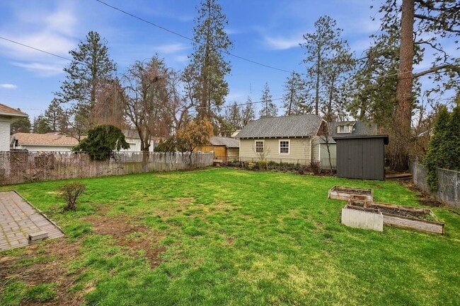 Building Photo - 2617 S Post St