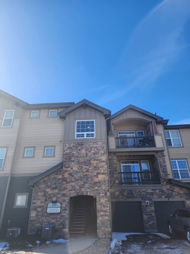 Primary Photo - Beautiful Townhome