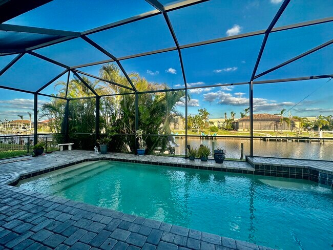 Building Photo - 1410 Vía Milanese