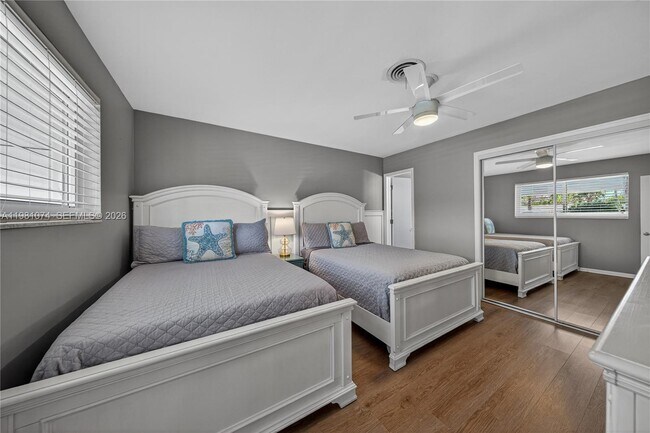 Building Photo - 2161 NE 62nd Ct